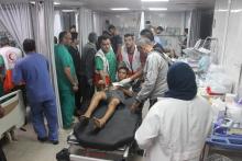 الطواقم الطبية في مستشفى القدس تستقبل المصابين والجرحى من قطاع غزة