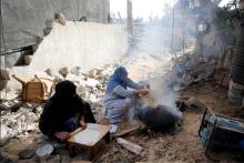 Destruction and life during the humanitarian pause, 26 November 2023 Khan Yunis, Gaza. © 2023 UNRWA Photo by Ashraf Amra